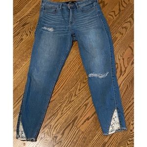 Hollister Jeans size 28